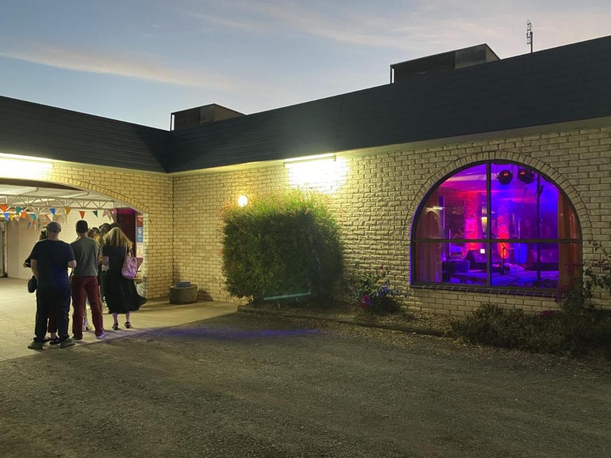 Charlton Motel Экстерьер фото