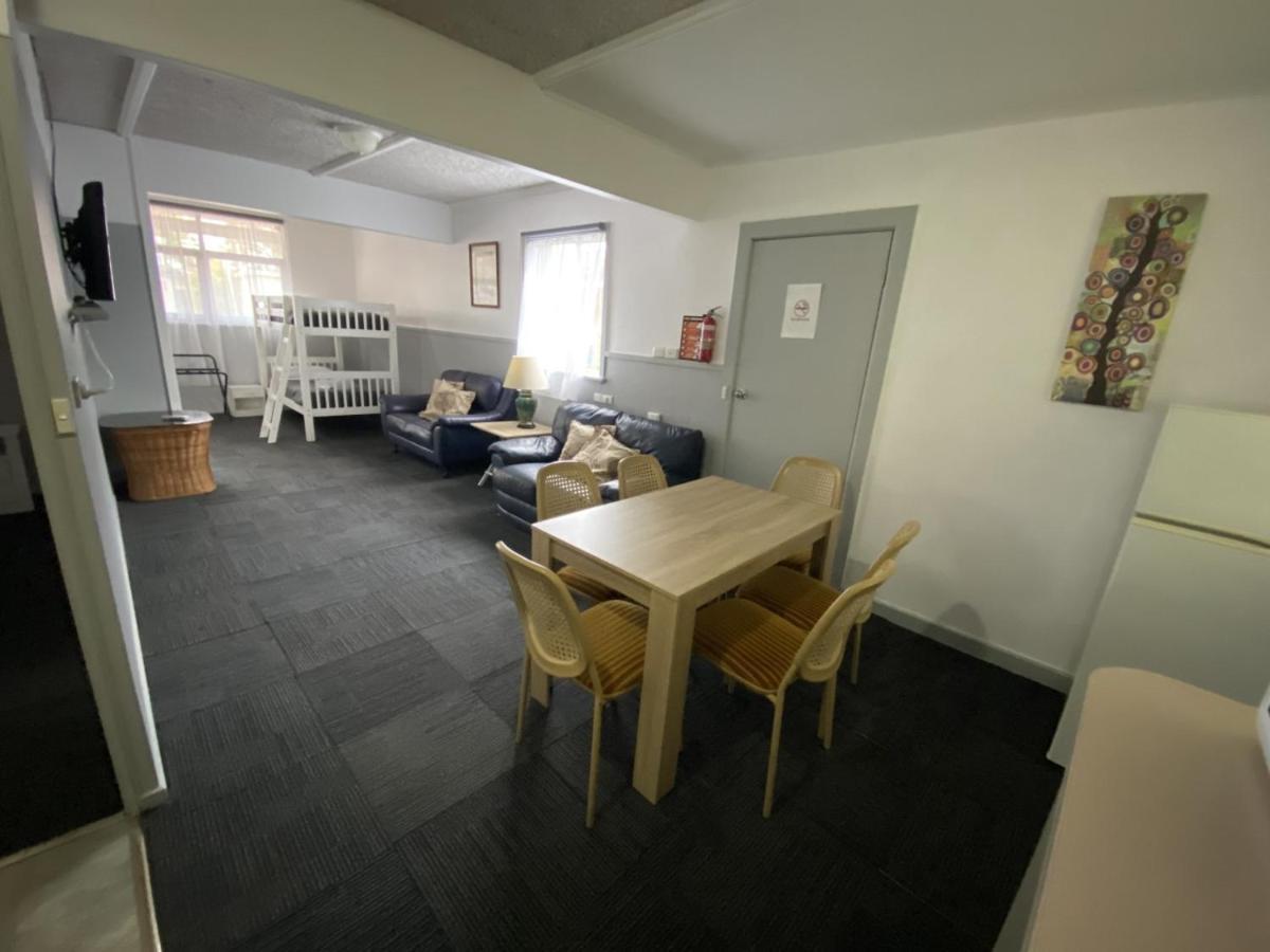 Charlton Motel Экстерьер фото