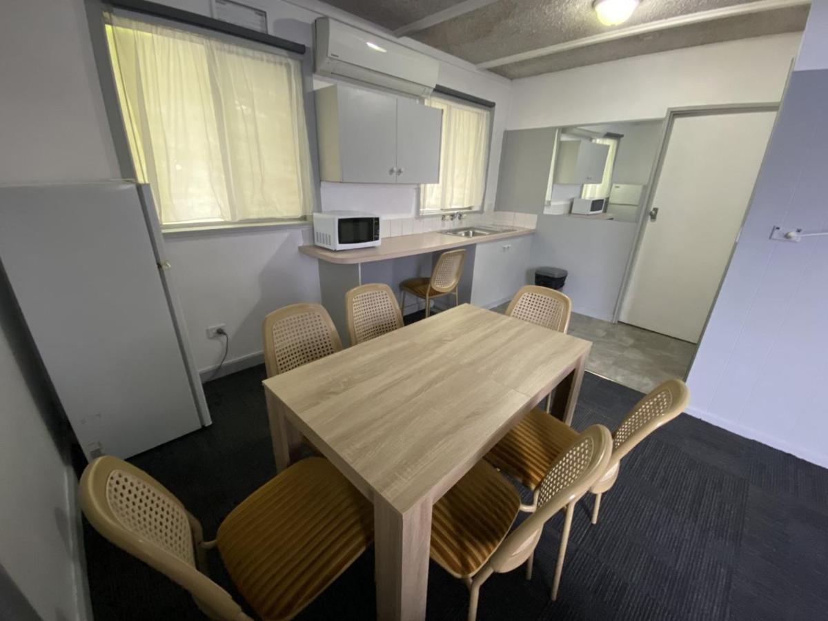 Charlton Motel Экстерьер фото