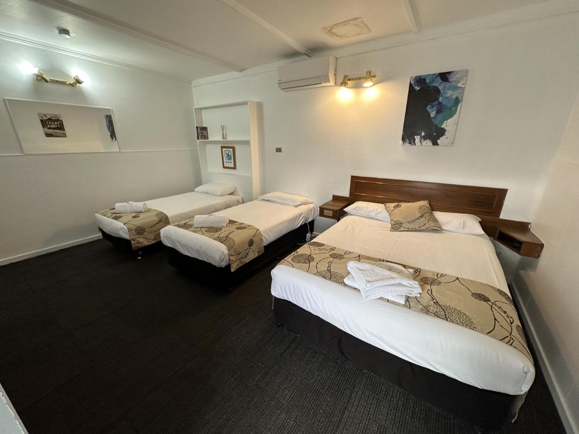 Charlton Motel Экстерьер фото