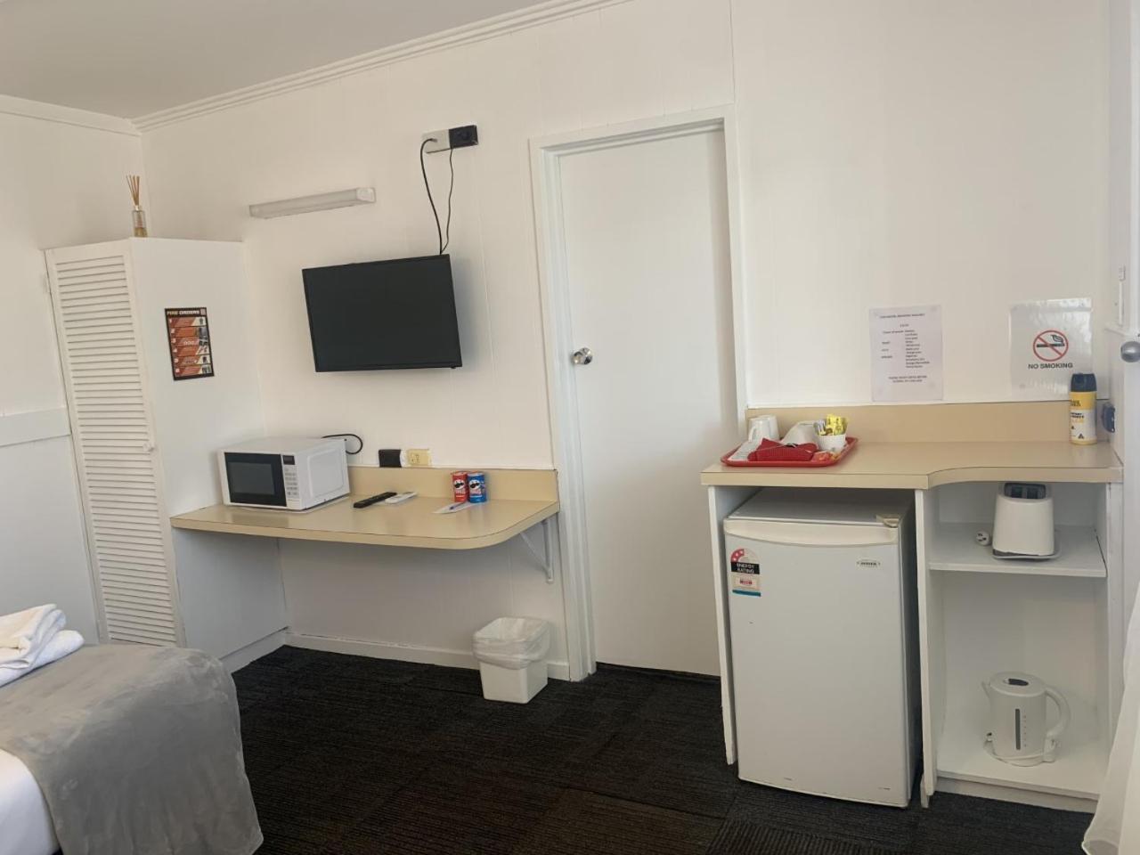 Charlton Motel Экстерьер фото